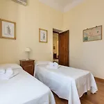 Charming 2bed Overlooking Duomo - Hosted By Sweetstay 公寓 *