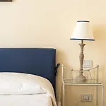 Charming 2bed Overlooking Duomo - Hosted By Sweetstay 公寓