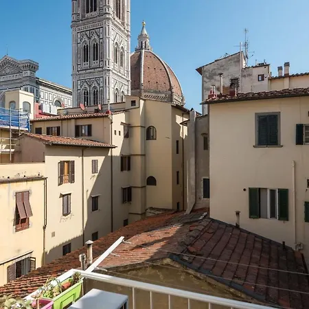 Charming 2bed Overlooking Duomo - Hosted By Sweetstay 公寓 *