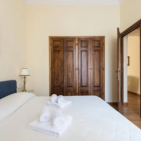 Charming 2bed Overlooking Duomo - Hosted By Sweetstay Apartment Florence